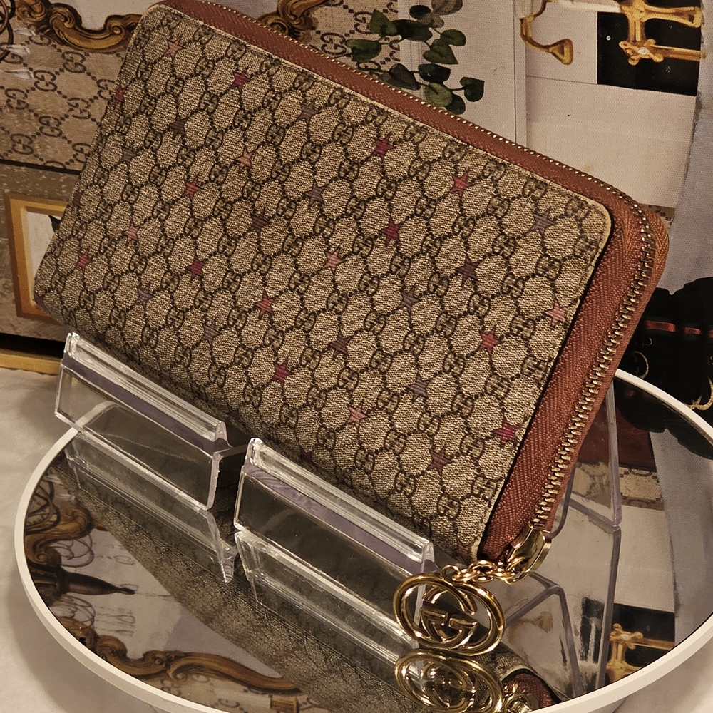 Gucci G G Supreme Star Zip-Around Continental Long Wallet